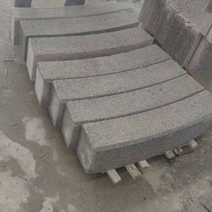 淮安芝麻白弧形路牙石