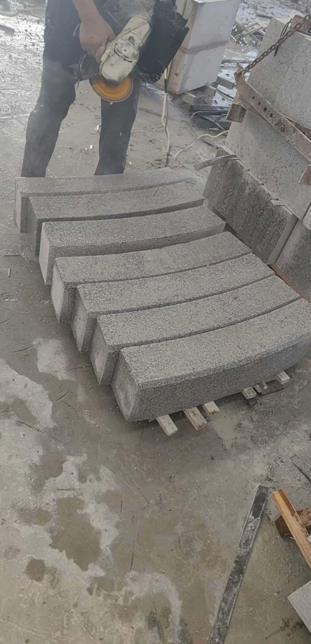 淮安芝麻白弧形路牙石