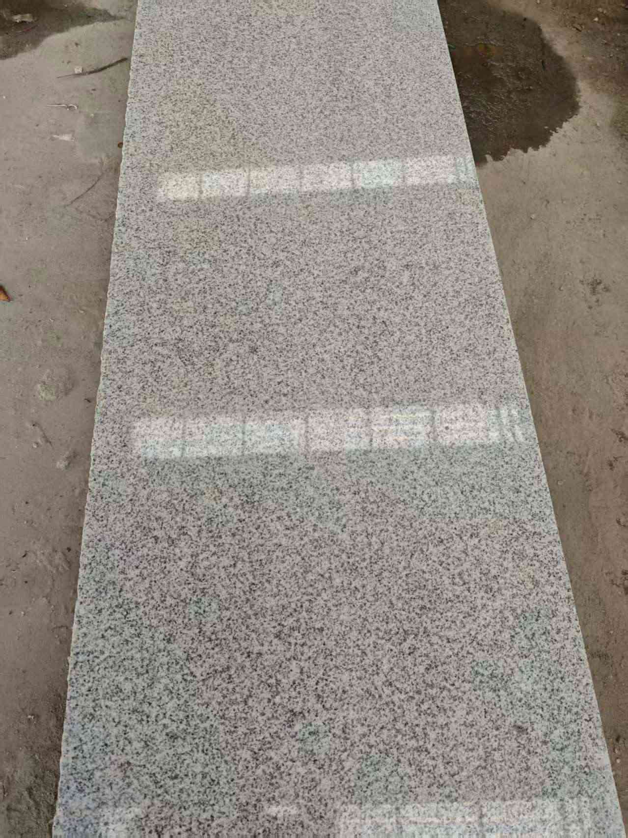 淮安芝麻白光面毛板